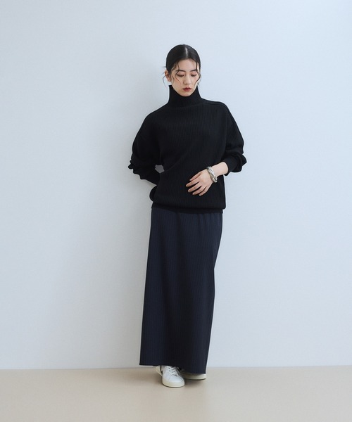 ADAM ET ROPE'(アダムエロペ)の「【WEB限定】・【定番人気】WOOL混リブタートルニット(ニット/セーター・レディース・レッド/ベージュ系その他/ダークブラウン/チャコールグレー/ブラック・FREE)」の8枚目の写真