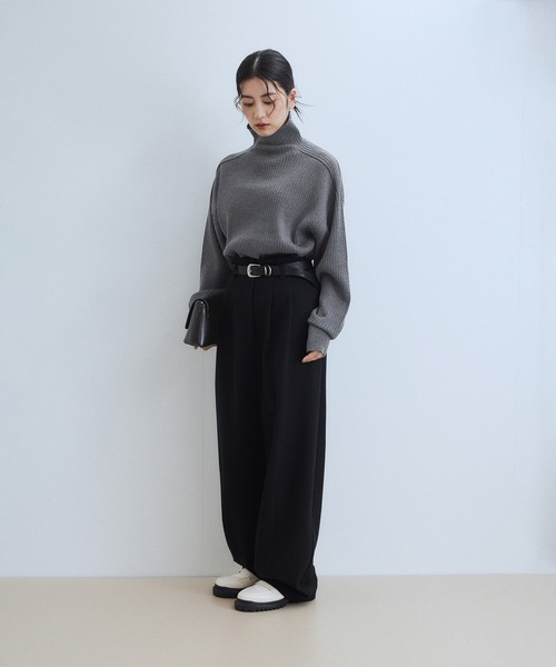 ADAM ET ROPE'(アダムエロペ)の「【WEB限定】・【定番人気】WOOL混リブタートルニット(ニット/セーター・レディース・レッド/ベージュ系その他/ダークブラウン/チャコールグレー/ブラック・FREE)」の9枚目の写真