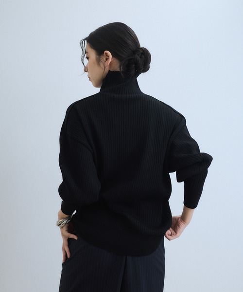 ADAM ET ROPE'(アダムエロペ)の「【WEB限定】・【定番人気】WOOL混リブタートルニット(ニット/セーター・レディース・レッド/ベージュ系その他/ダークブラウン/チャコールグレー/ブラック・FREE)」の14枚目の写真