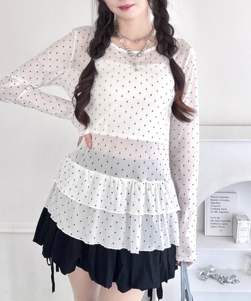 Loueme(ルエム)の「裾フリルドットティアードトップス(Tシャツ/カットソー・レディース・ホワイト/ブラック/アイボリー・FREE)」の4枚目の写真