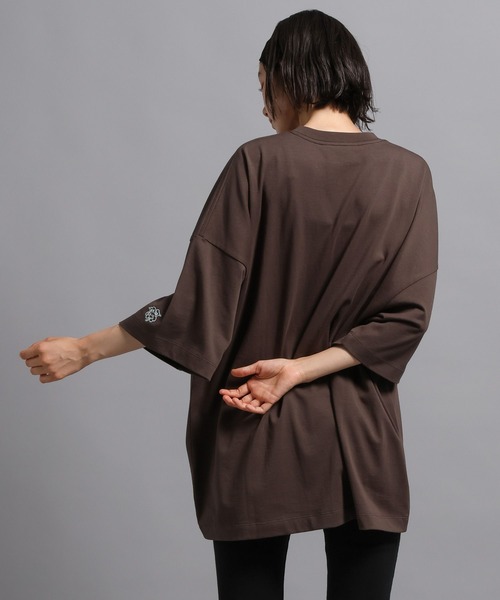 GEORGE'S（ジョージズ）の「グロスプリント Tシャツ（Tシャツ/カットソー・メンズ・モカ/ホワイト・LARGE/MEDIUM）」の6枚目の写真