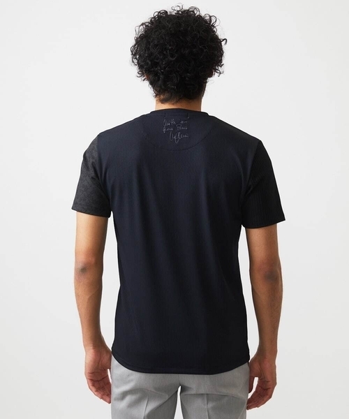MICHEL KLEIN HOMME (ミッシェルクランオム)の「マテリアルブロックVネックカットソー(Tシャツ/カットソー・メンズ・ブラック・MEDIUM/LARGE/X-LARGE)」の2枚目の写真