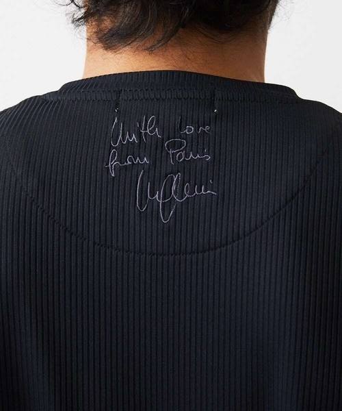 MICHEL KLEIN HOMME (ミッシェルクランオム)の「マテリアルブロックVネックカットソー(Tシャツ/カットソー・メンズ・ブラック・MEDIUM/LARGE/X-LARGE)」の3枚目の写真