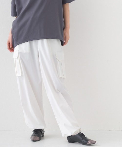 OMNES(オムネス)の「ナイロン リップストップ裾ドロストカーゴワークパンツ(カーゴパンツ・レディース・ホワイト/ベージュ/ブラック/カーキ・FREE)」の5枚目の写真