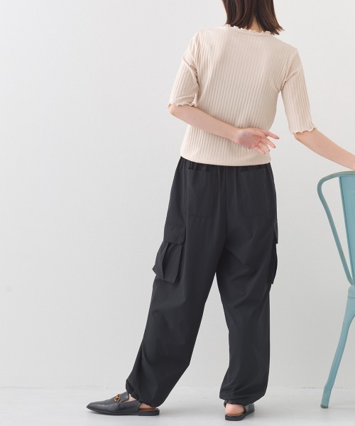 OMNES(オムネス)の「ナイロン リップストップ裾ドロストカーゴワークパンツ(カーゴパンツ・レディース・ホワイト/ベージュ/ブラック/カーキ・FREE)」の11枚目の写真
