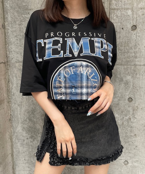 ROGER AND RAW(ロジャーアンドロウ)の「チェックロゴ刺繍スウェット半袖ショートトップス(Tシャツ/カットソー・レディース・グレイッシュベージュ/ブラック/ホワイト・FREE)」の2枚目の写真