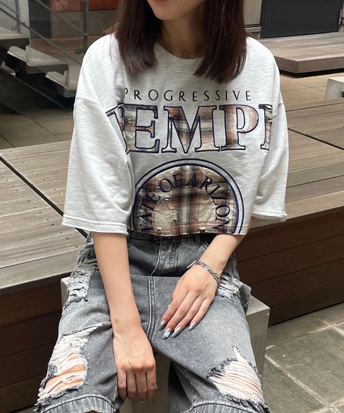 ROGER AND RAW(ロジャーアンドロウ)の「チェックロゴ刺繍スウェット半袖ショートトップス(Tシャツ/カットソー・レディース・グレイッシュベージュ/ブラック/ホワイト・FREE)」の4枚目の写真