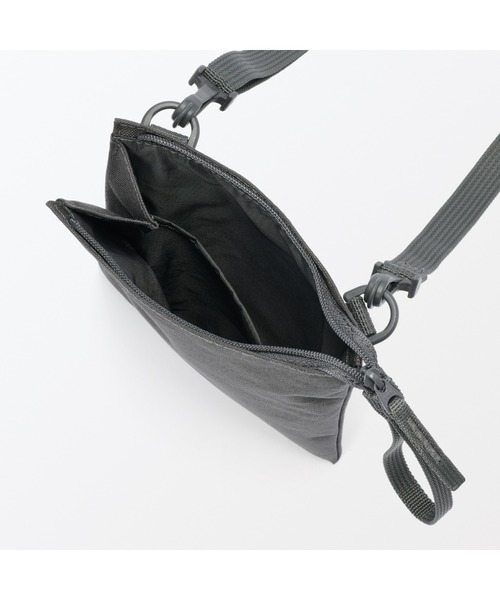 無印良品(ムジルシリョウヒン)の「ポーチとしても使える 撥水ミニサコッシュ(ショルダーバッグ・レディース・ダークブラウン系/ラベンダー/チャコールグレー/ブラック・FREE)」の16枚目の写真