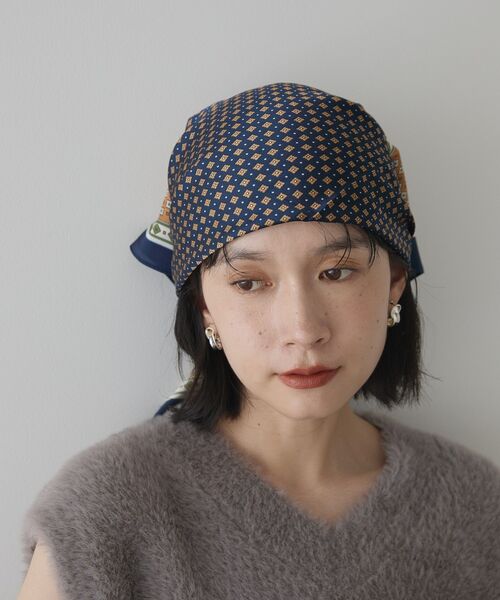 AMERICAN HOLIC(アメリカンホリック)の「小紋柄アソートスカーフ(バンダナ/スカーフ・レディース・ネイビー/ブルー/ベージュ・FREE)」の2枚目の写真