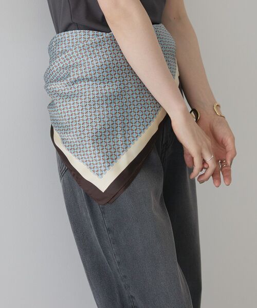 AMERICAN HOLIC(アメリカンホリック)の「小紋柄アソートスカーフ(バンダナ/スカーフ・レディース・ネイビー/ブルー/ベージュ・FREE)」の9枚目の写真