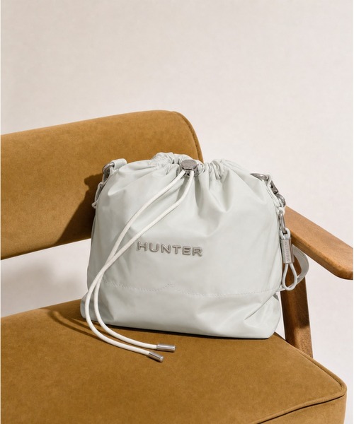 HUNTER(ハンター)の「HUNTER PREMIUM NYLON BUCKET プレミアム ナイロン バケット バッグ(ショルダーバッグ・レディース・ブラック/ラベンダー/ライトブルー・FREE)」の1枚目の写真