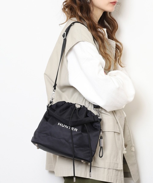 HUNTER（ハンター）の「HUNTER PREMIUM NYLON BUCKET プレミアム ナイロン バケット バッグ（ショルダーバッグ・レディース・ブラック・FREE）」の20枚目の写真