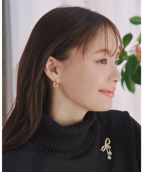 Tiaclasse(ティアクラッセ)の「【金属アレルギー対応】キュービックレイヤードフープピアス(ピアス(両耳用)・レディース・シルバー/ゴールド・FREE)」の10枚目の写真
