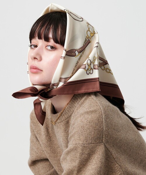 BEAUTY&YOUTH UNITED ARROWS(ビューティーアンドユースユナイテッドアローズ)の「ベルトモチーフ スカーフ(バンダナ/スカーフ・レディース・コバルトブルー/ブラウン系・FREE)」の2枚目の写真