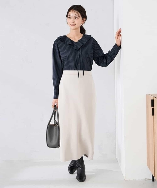 a.v.v（アーヴェヴェ）の「ラッフルフリルストライプブラウス（シャツ/ブラウス・レディース・ベージュ/ネイビー・40/38）」の15枚目の写真