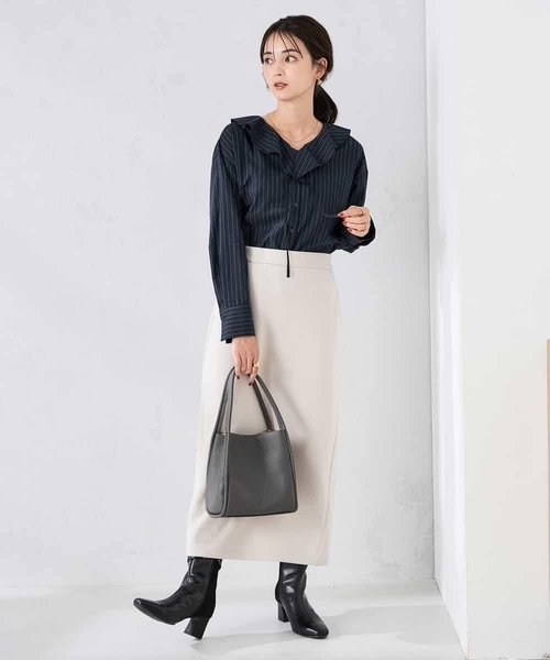 a.v.v（アーヴェヴェ）の「ラッフルフリルストライプブラウス（シャツ/ブラウス・レディース・ベージュ/ネイビー・40/38）」の8枚目の写真