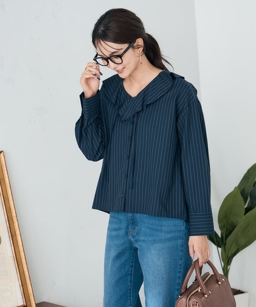a.v.v（アーヴェヴェ）の「ラッフルフリルストライプブラウス（シャツ/ブラウス・レディース・ベージュ/ネイビー・40/38）」の16枚目の写真