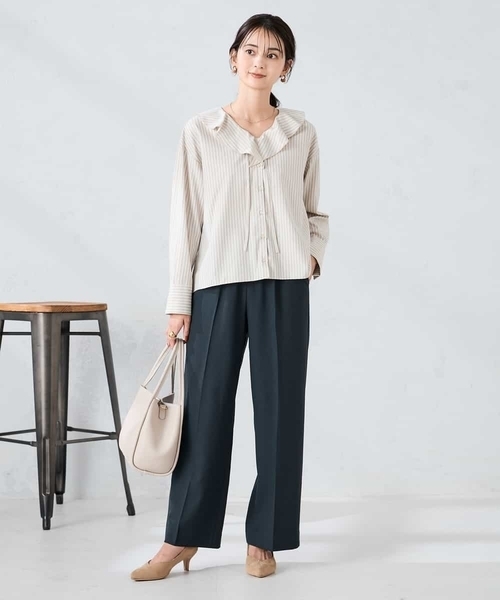 a.v.v（アーヴェヴェ）の「ラッフルフリルストライプブラウス（シャツ/ブラウス・レディース・ベージュ/ネイビー・40/38）」の9枚目の写真