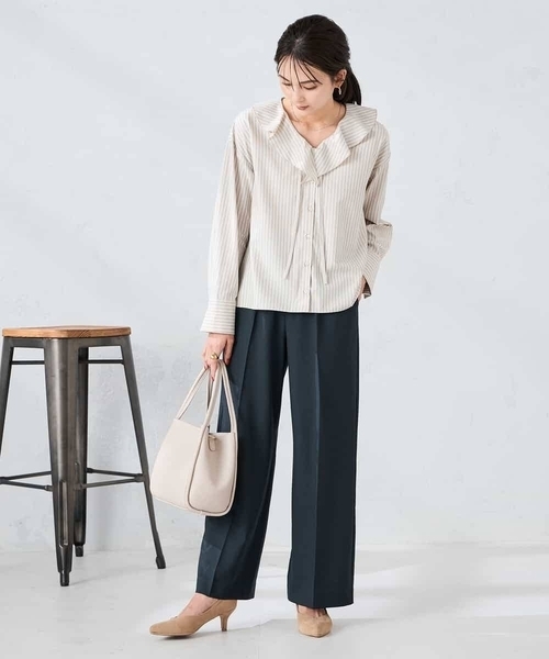 a.v.v（アーヴェヴェ）の「ラッフルフリルストライプブラウス（シャツ/ブラウス・レディース・ベージュ/ネイビー・40/38）」の14枚目の写真