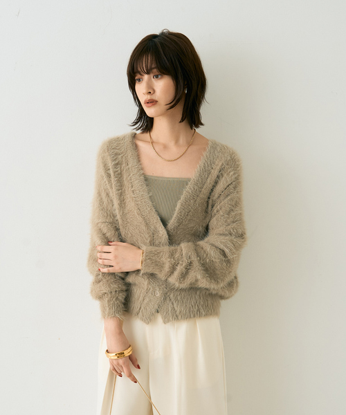 Rouge vif Anna（ルージュヴィフアンナ）の「【2点セット】ファーニットカーデ×リブニットキャミ アンサンブル（カーディガン/ボレロ・レディース・ベージュ/ブラック/サックスブルー・フリー）」の5枚目の写真