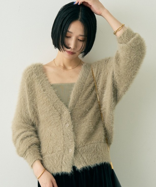 Rouge vif Anna（ルージュヴィフアンナ）の「【2点セット】ファーニットカーデ×リブニットキャミ アンサンブル（カーディガン/ボレロ・レディース・ベージュ/ブラック/サックスブルー・フリー）」の2枚目の写真