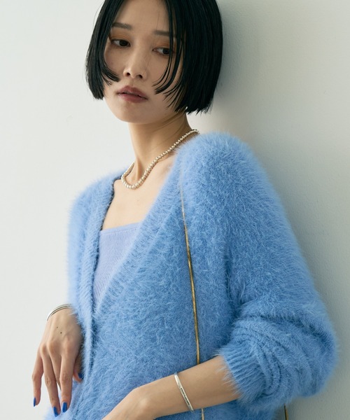 Rouge vif Anna（ルージュヴィフアンナ）の「【2点セット】ファーニットカーデ×リブニットキャミ アンサンブル（カーディガン/ボレロ・レディース・ベージュ/ブラック/サックスブルー・フリー）」の3枚目の写真