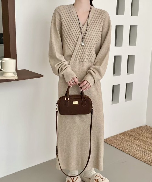 Diosfront（ディオスフロント）の「カシュクールニットワンピース（ワンピース・レディース・チャコールグレー/ブラック/ベージュ/モカ/チョコ・FREE）」の9枚目の写真