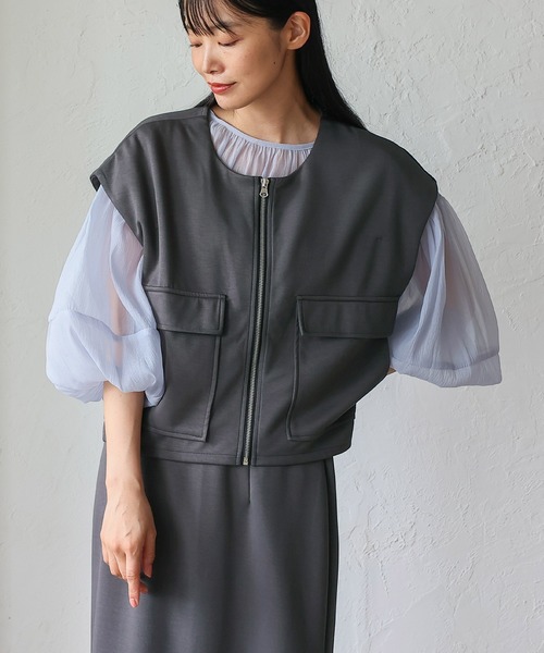 VitaFelice（ヴィータフェリーチェ）の「ノースリーブジップフロントポケットベスト（セットアップ対応）（ベスト・レディース・ブラック/チャコールグレー・FREE）」の3枚目の写真