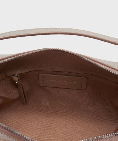 GIANNI CHIARINI(ジャンニ キアリーニ)の「【GIANNI CHIARINI/ジャンニ キアリーニ】ALIFA M アリファ レザーショルダー2WAYバッグ(ショルダーバッグ・レディース・グレイッシュベージュ/アイボリー/ブラック・フリー)」の17枚目の写真