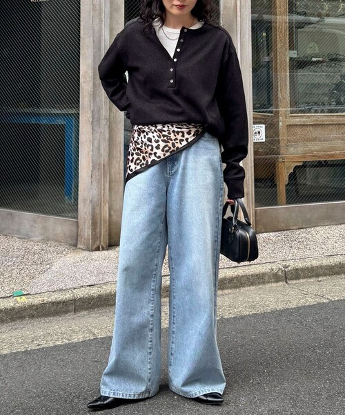 fredy emue（フレディエミュ）の「2WAYヘンリーラメプルオーバー（Tシャツ/カットソー・レディース・ブラック/グレー/アイボリー/サックスブルー・38）」の12枚目の写真