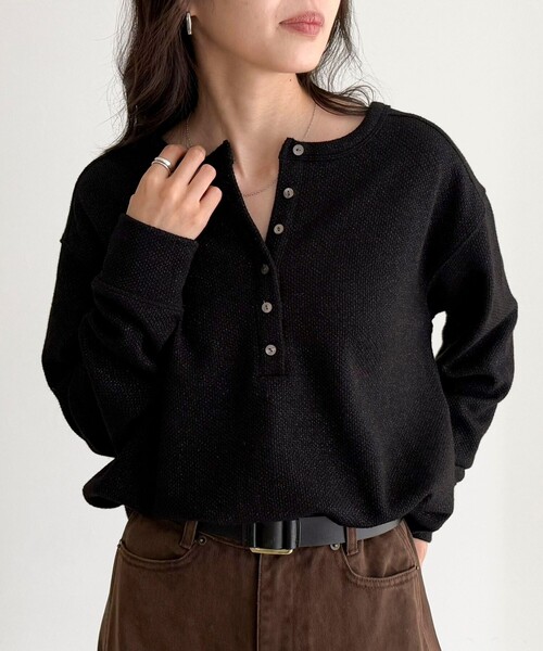 fredy emue（フレディエミュ）の「2WAYヘンリーラメプルオーバー（Tシャツ/カットソー・レディース・ブラック/グレー/アイボリー/サックスブルー・38）」の19枚目の写真