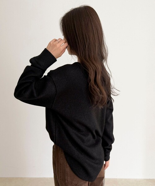 fredy emue（フレディエミュ）の「2WAYヘンリーラメプルオーバー（Tシャツ/カットソー・レディース・ブラック/グレー/アイボリー/サックスブルー・38）」の21枚目の写真