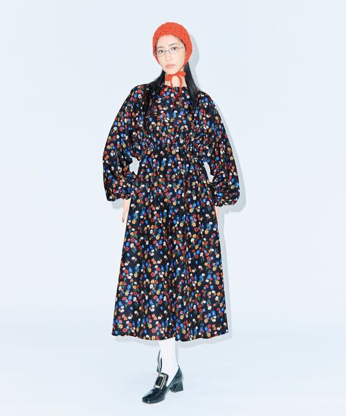 Green Parks(グリーンパークス)の「■WITH KURUMI NAKATA フラワープリントワンピース(ワンピース・レディース・ブラック/ブルー・FREE)」の1枚目の写真