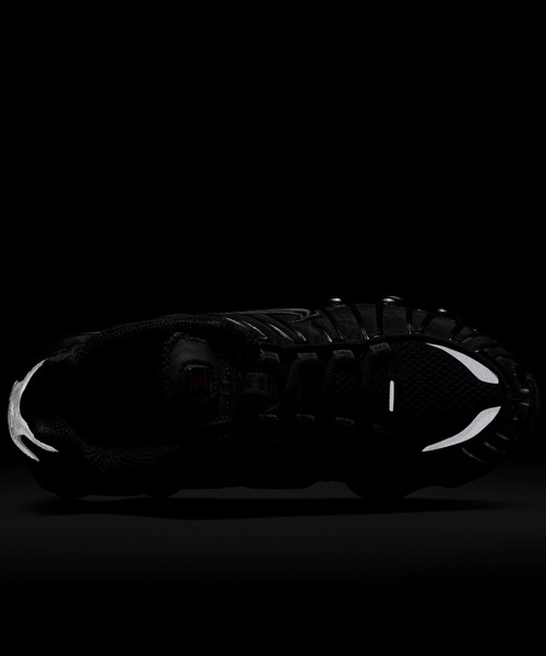 NIKE(ナイキ)の「NIKE Shox TL(ナイキ ウィメンズ ショックス TL)(スニーカー・レディース・ブラック系/ホワイト系・23cm/25cm/23.5cm/24.5cm/24cm)」の11枚目の写真