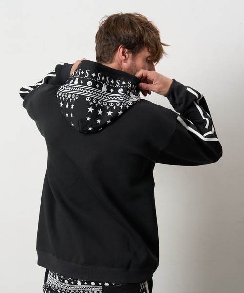STUD MUFFIN（スタッドマフィン）の「STUD MUFFIN/スタッドマフィン/ストレッチポンチ スターノルディックフロッキー ライン プルパーカー（パーカー・メンズ・ブラック/ホワイト系2・3/2/4）」の4枚目の写真