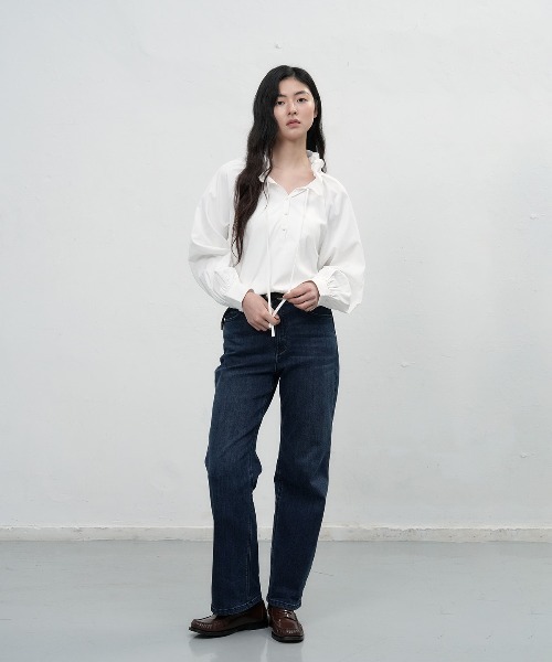 GENERAL IDEA(ジェネラルアイデア)の「【GENERAL IDEA】フリル襟ルーズブラウス / LOOSE FIT FRILL COLLAR BLOUSE(シャツ/ブラウス・レディース・ブラック/ホワイト/ベージュ・L/M/S)」の1枚目の写真