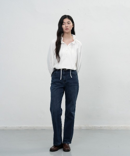 GENERAL IDEA(ジェネラルアイデア)の「【GENERAL IDEA】フリル襟ルーズブラウス / LOOSE FIT FRILL COLLAR BLOUSE(シャツ/ブラウス・レディース・ブラック/ホワイト/ベージュ・L/M/S)」の6枚目の写真