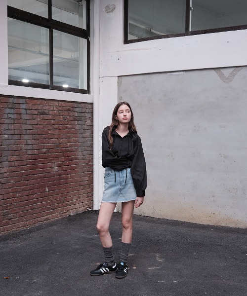 GENERAL IDEA(ジェネラルアイデア)の「【GENERAL IDEA】フリル襟ルーズブラウス / LOOSE FIT FRILL COLLAR BLOUSE(シャツ/ブラウス・レディース・ブラック/ホワイト/ベージュ・L/M/S)」の20枚目の写真