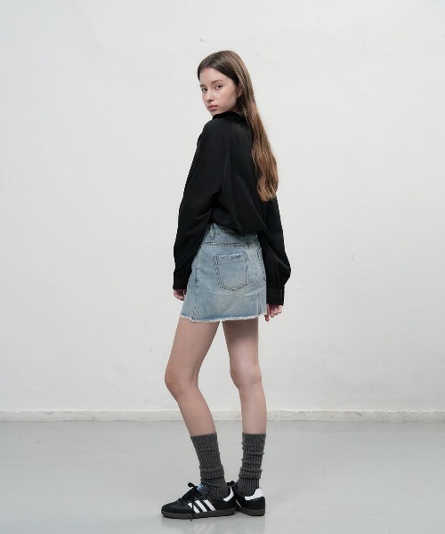 GENERAL IDEA(ジェネラルアイデア)の「【GENERAL IDEA】フリル襟ルーズブラウス / LOOSE FIT FRILL COLLAR BLOUSE(シャツ/ブラウス・レディース・ブラック/ホワイト/ベージュ・L/M/S)」の18枚目の写真