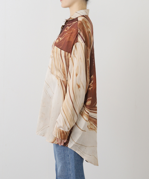 FUMIE TANAKA（フミエタナカ）の「【FUMIE TANAKA(フミエタナカ)】marble sh：シャツ（シャツ/ブラウス・レディース・ベージュ・2）」の4枚目の写真