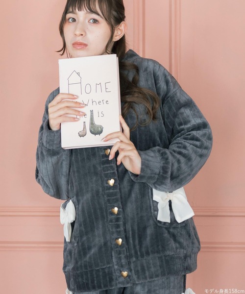 fran de lingerie（フランデランジェリー）の「もこもこ ショートパンツ ルームウェア パジャマ レディース 冬 あったか 前開き モコモコ 着る毛布「メモリーフリース」（ルームウェア/パジャマ・レディース・ホワイト系その他/ダークグレー/ピンク系その他2・M-L）」の15枚目の写真