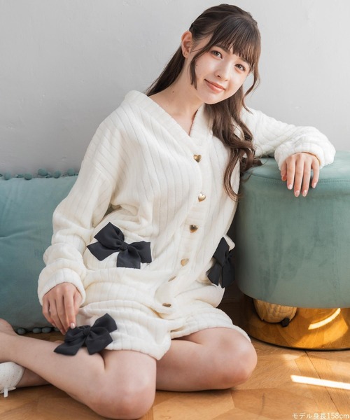 fran de lingerie（フランデランジェリー）の「もこもこ ショートパンツ ルームウェア パジャマ レディース 冬 あったか 前開き モコモコ 着る毛布「メモリーフリース」（ルームウェア/パジャマ・レディース・ホワイト系その他/ダークグレー/ピンク系その他2・M-L）」の18枚目の写真