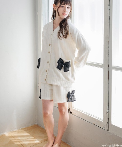 fran de lingerie（フランデランジェリー）の「もこもこ ショートパンツ ルームウェア パジャマ レディース 冬 あったか 前開き モコモコ 着る毛布「メモリーフリース」（ルームウェア/パジャマ・レディース・ホワイト系その他/ダークグレー/ピンク系その他2・M-L）」の20枚目の写真