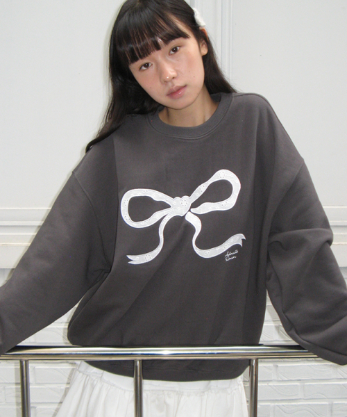 RONRON(ロンロン)の「HEART RIBBON LACE APPLIQUE SWEATSHIRT CHARCOAL(スウェット・レディース・その他・FREE)」の5枚目の写真