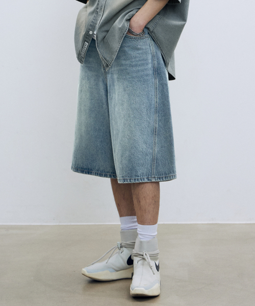 F.ILLUMINATE(フィルミネイト)の「サイドカーブバミューダデニムショーツ - ブルー(その他パンツ・レディース・その他・SMALL/LARGE)」の3枚目の写真