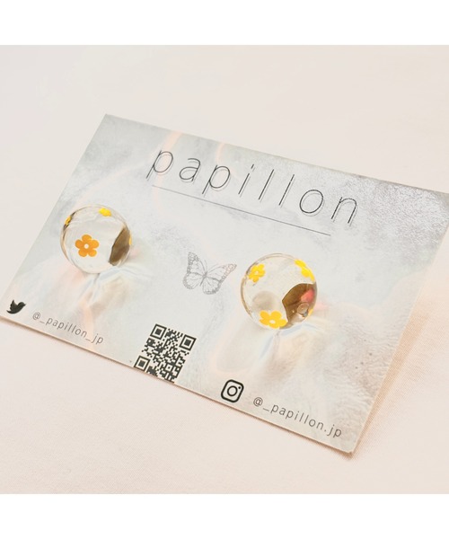 tone（トーン）の「【papillon】お花柄クリアピアス(MA)（ピアス（両耳用）・レディース・イエロー・FREE）」の2枚目の写真