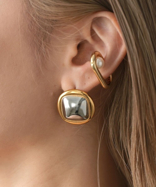 at.（アット）の「【at.】ヴィンテージボタンピアス（ピアス（両耳用）・レディース・シルバー/ゴールド・ONE SIZE）」の2枚目の写真