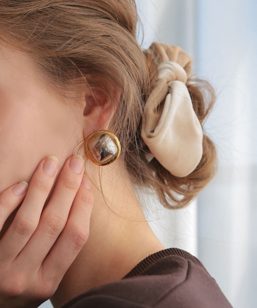 at.（アット）の「【at.】ヴィンテージボタンピアス（ピアス（両耳用）・レディース・シルバー/ゴールド・ONE SIZE）」の10枚目の写真