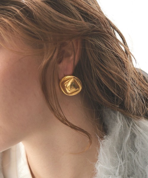 at.（アット）の「【at.】ヴィンテージボタンピアス（ピアス（両耳用）・レディース・シルバー/ゴールド・ONE SIZE）」の12枚目の写真