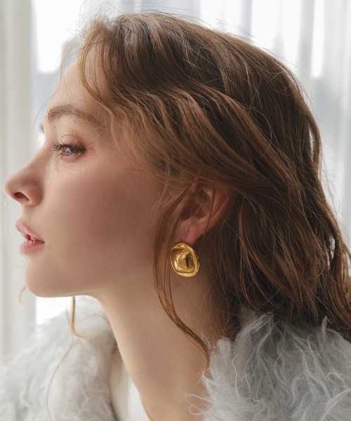 at.（アット）の「【at.】ヴィンテージボタンピアス（ピアス（両耳用）・レディース・シルバー/ゴールド・ONE SIZE）」の13枚目の写真